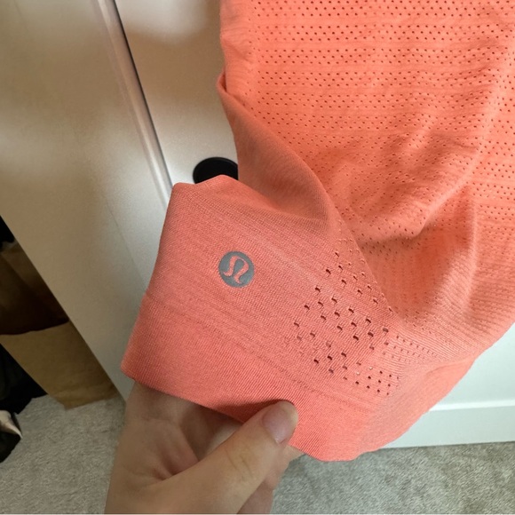 Lululemon Breeze By Short Sleeve Squad Light Coral Pink T-shirt Size 6 - Picture 3 of 4